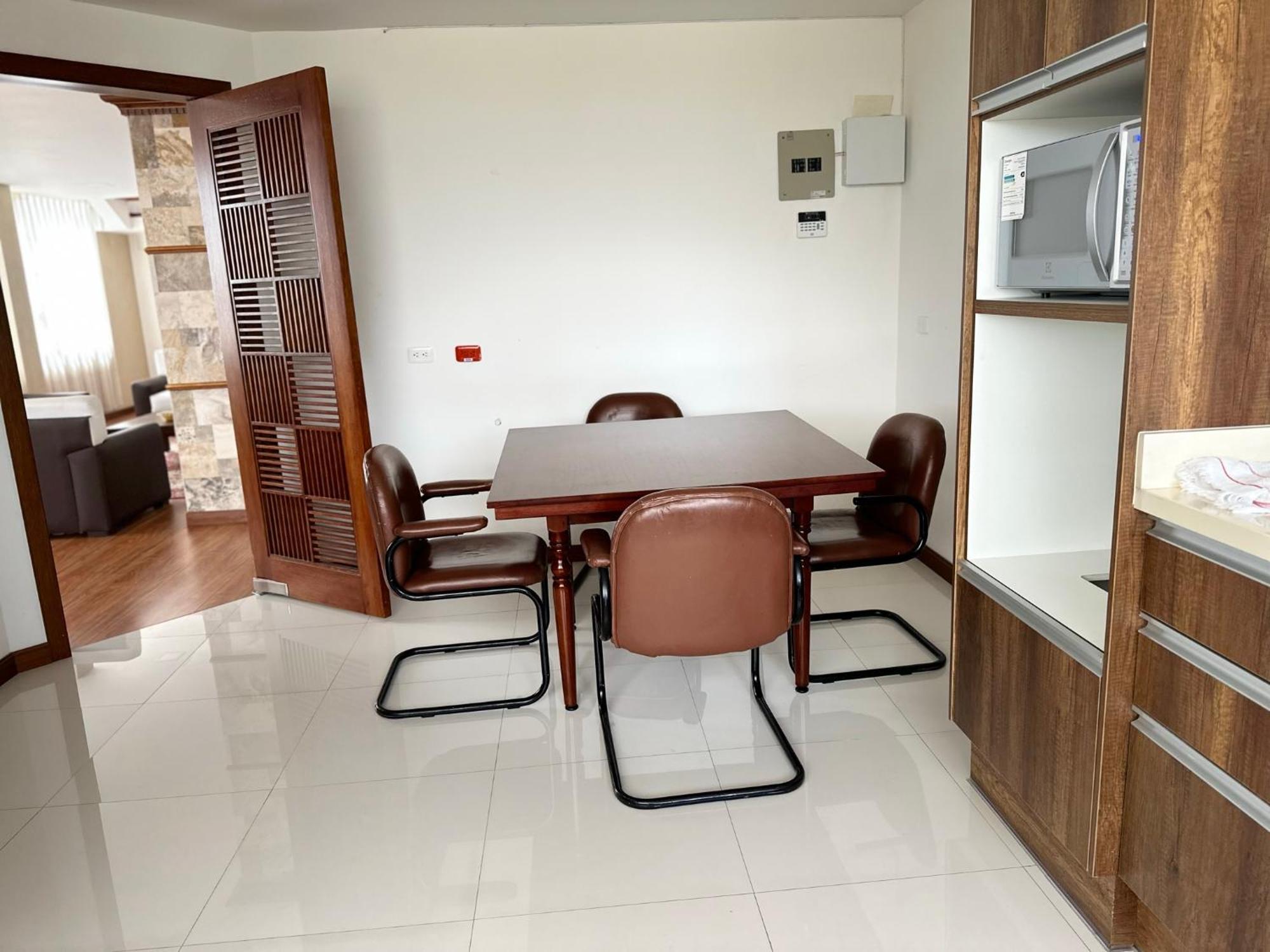 Instant Hotel - Departamento En Ambato Exterior photo